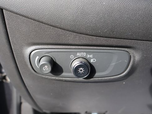 Used 2022 Chevrolet Equinox LS w/ LS Convenience Package image 37