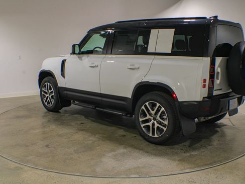 New 2026 Land Rover Defender 110 S AWD/4WD image 3