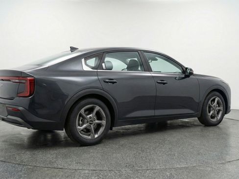 Used 2025 Kia K4 LXS image 9