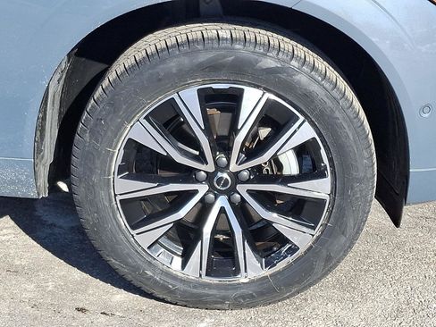 Certified 2023 Volvo XC60 B5 Plus w/ Protection Package Premier image 8