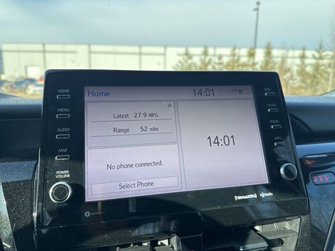 Used 2021 Toyota Camry XLE image 18