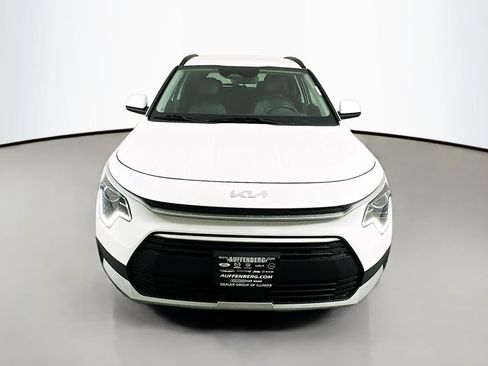 Used 2023 Kia Niro EX FWD image 2