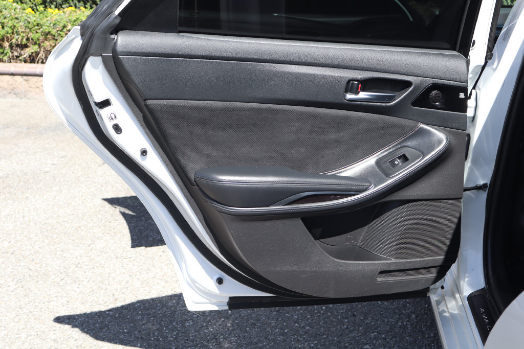 Used 2019 Toyota Avalon XSE w/ All Weather Liner Package FWD image 38