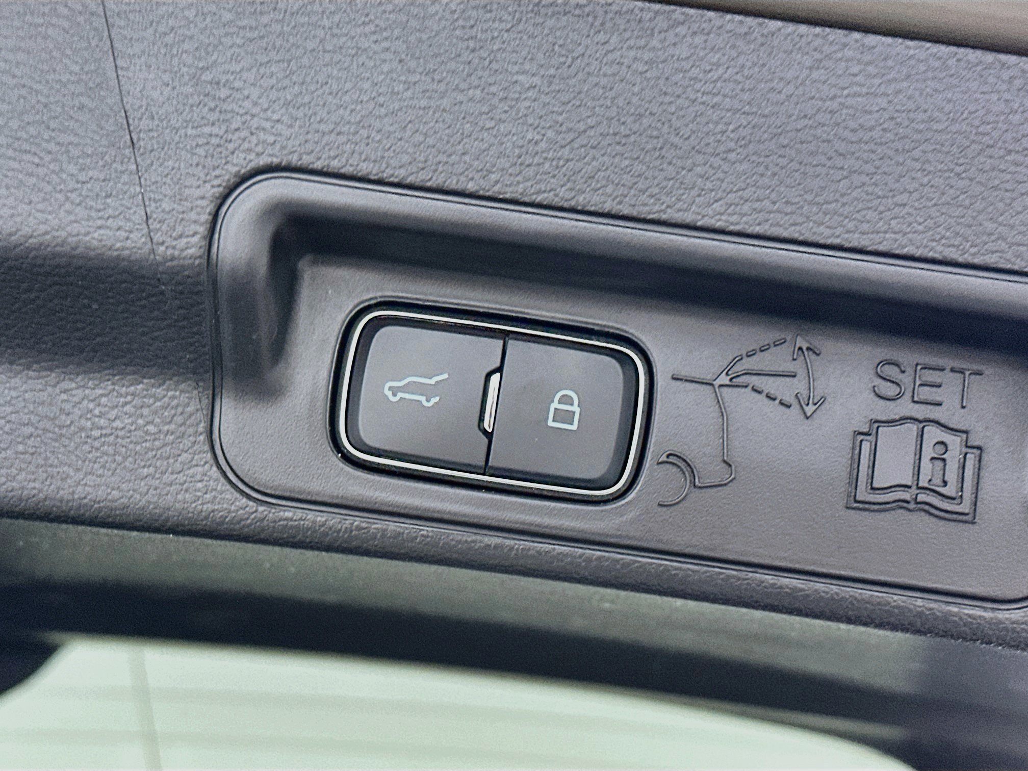 Used 2026 Ford Explorer ST-Line w/ ST-Line Street Pack RWD image 32
