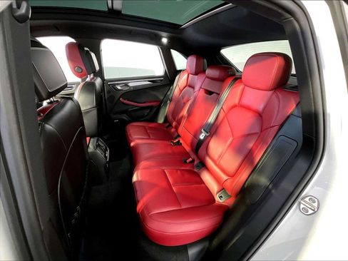 Used 2024 Porsche Macan AWD/4WD image 24