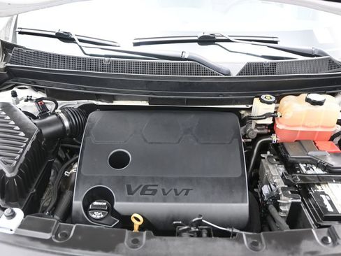 Used 2018 Chevrolet Traverse Premier w/ Driver Confidence II Package image 11