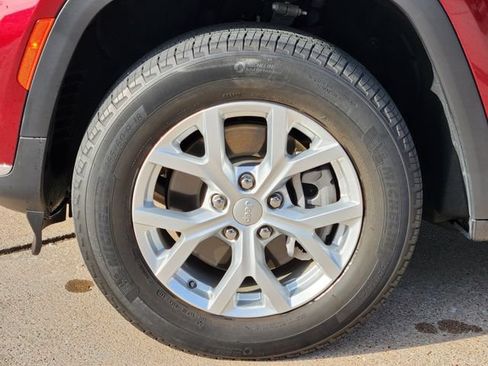 Certified 2023 Jeep Grand Cherokee L Limited AWD/4WD image 10