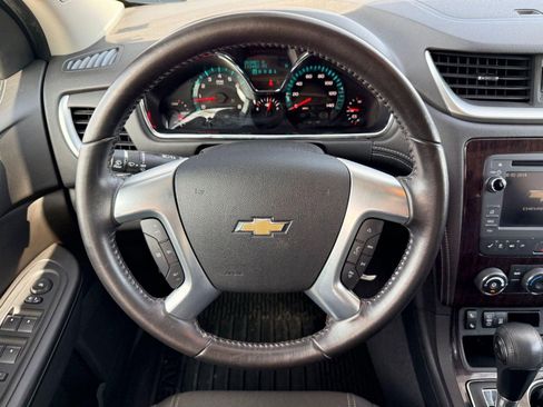 Used 2017 Chevrolet Traverse LT w/ Style and Technology Package image 12