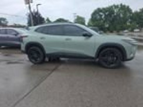 Used 2025 Chevrolet Trax ACTIV w/ Sunroof Package FWD image 8