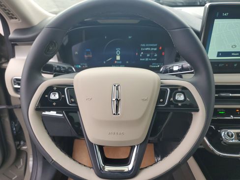 New 2026 Lincoln Corsair Premiere image 16