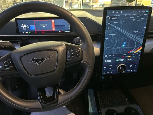 Used 2021 Ford Mustang Mach-E Select w/ Comfort/Appearance Package image 2