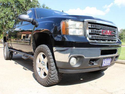 Used 2014 GMC Sierra 2500 SLE w/ SLE Preferred Package AWD/4WD image 5