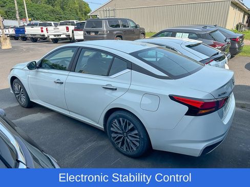 Used 2025 Nissan Altima 2.5 SV AWD/4WD image 5