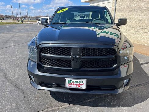 Used 2018 RAM 1500 Express w/ Express Value Package AWD/4WD image 3