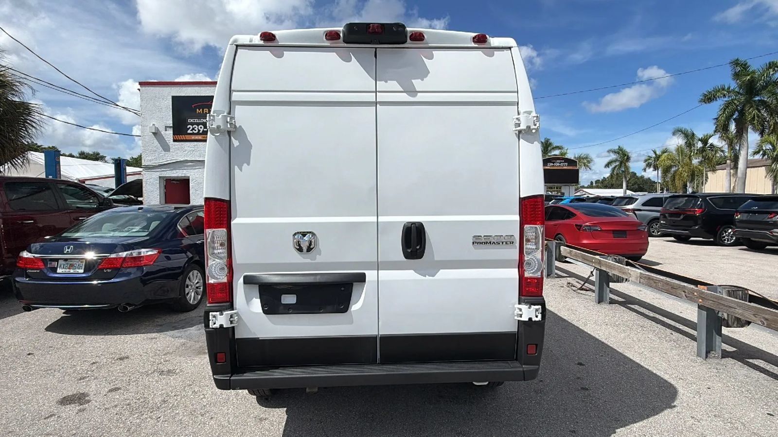 Used 2025 RAM ProMaster 2500 w/ Convenience Group FWD image 4