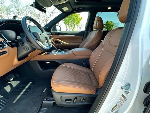 Certified 2026 INFINITI QX60 Autograph w/ Dark Cargo Package AWD/4WD image 16