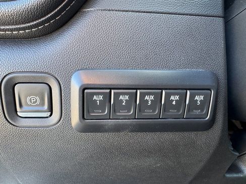 Used 2021 Chevrolet Silverado 3500 LT AWD/4WD image 43