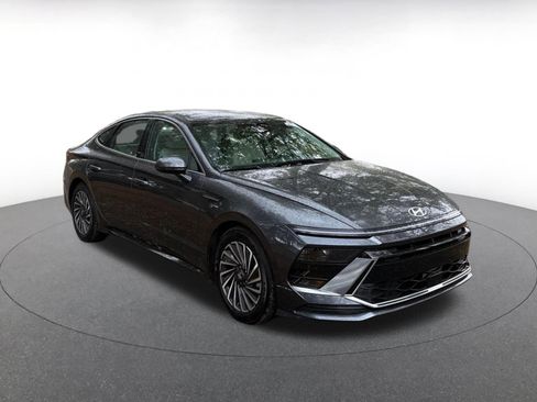 Used 2025 Hyundai Sonata SEL image 1