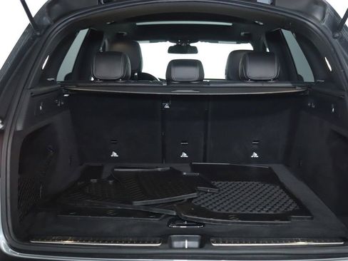 Used 2018 Mercedes-Benz GLC 300 4MATIC image 32