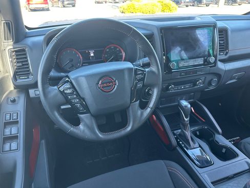 Used 2024 Nissan Frontier PRO-4X image 22