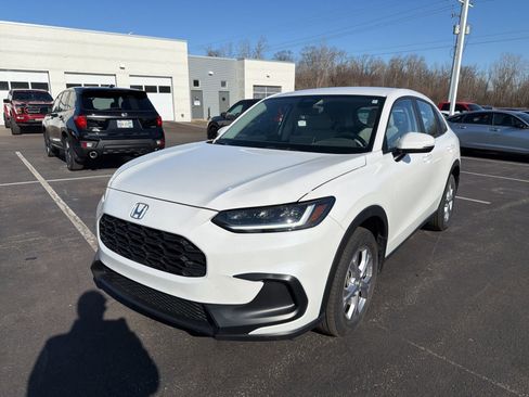 Used 2024 Honda HR-V LX image 2