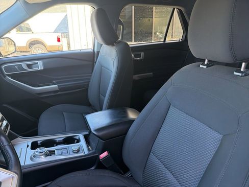 Used 2022 Ford Explorer XLT image 19
