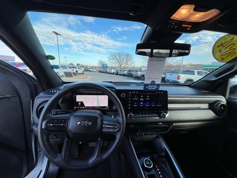 Used 2024 Chevrolet Colorado Trail Boss w/ Technology Package image 43