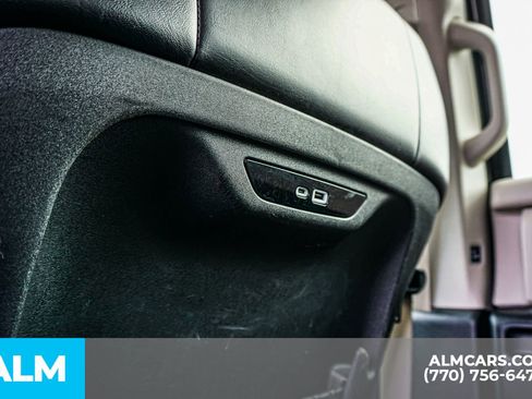 Used 2024 Chrysler Pacifica Touring-L image 54