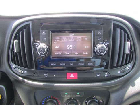 Used 2022 RAM ProMaster City Tradesman FWD image 17