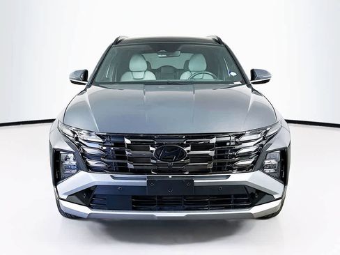 Used 2025 Hyundai Tucson Limited FWD image 6