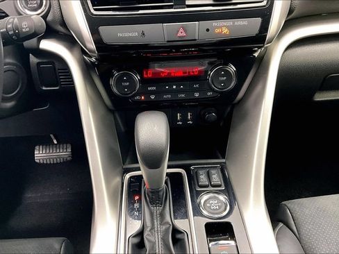 Used 2022 Mitsubishi Eclipse Cross AWD image 23