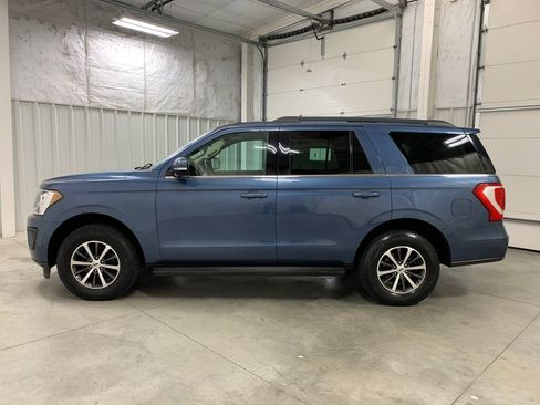Used 2018 Ford Expedition XLT w/ Equipment Group 201A AWD/4WD image 3