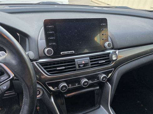 Used 2018 Honda Accord Sport image 16