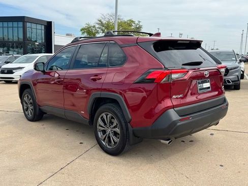 Used 2025 Toyota RAV4 XLE Premium image 4