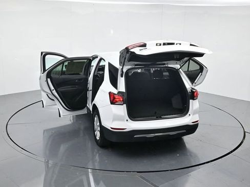 Used 2022 Chevrolet Equinox LT image 38