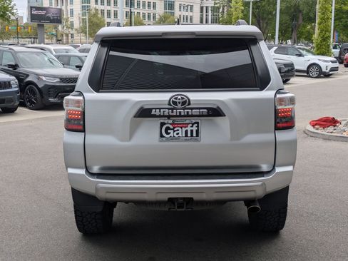 Used 2018 Toyota 4Runner TRD Off-Road Premium AWD/4WD image 4