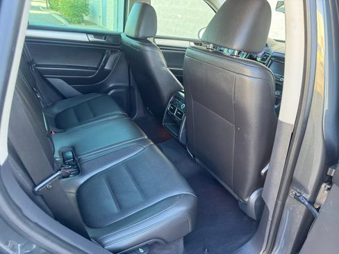 Used 2013 Volkswagen Touareg Sport AWD/4WD image 15