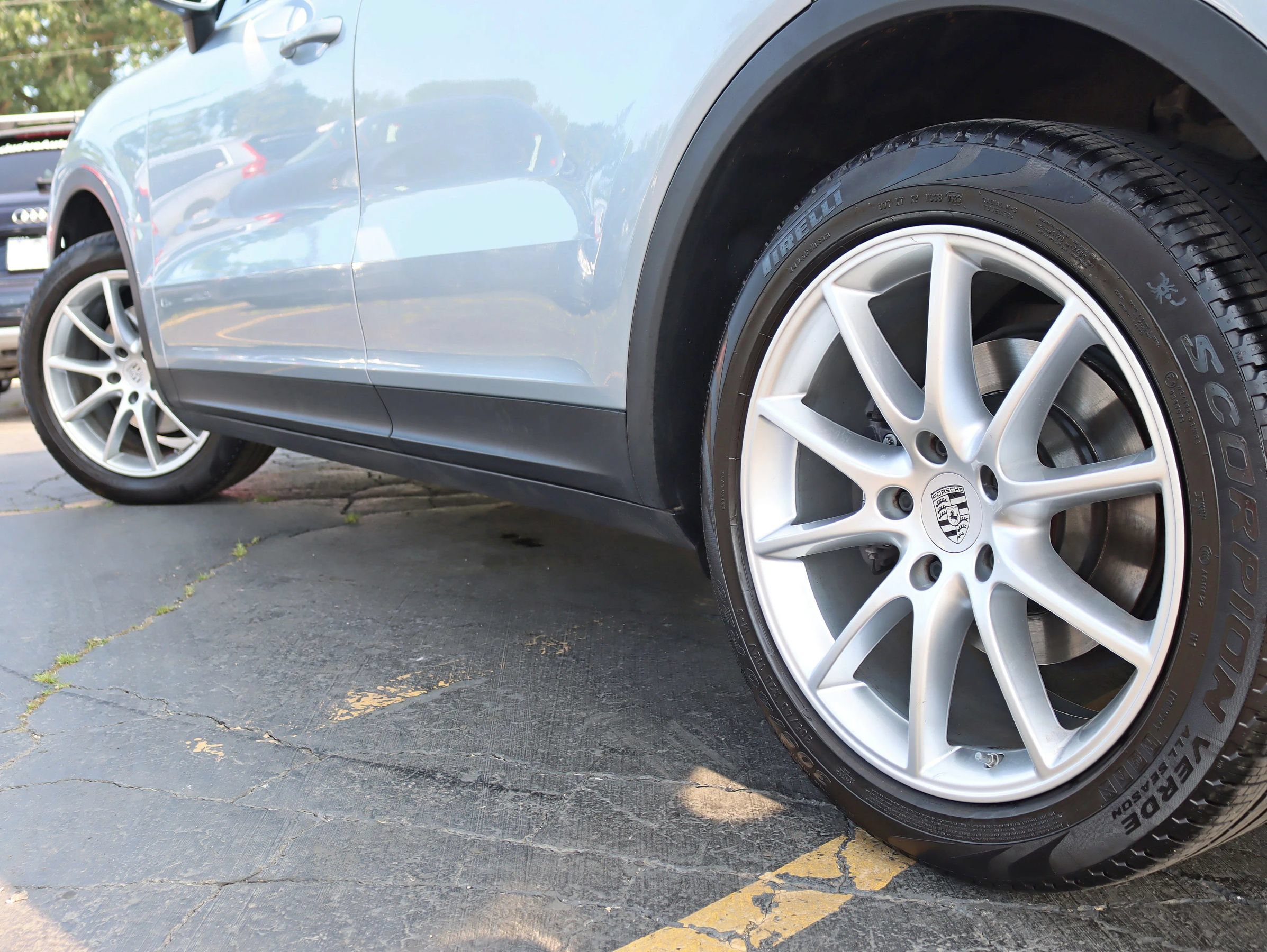 Used 2020 Porsche Cayenne AWD/4WD image 15