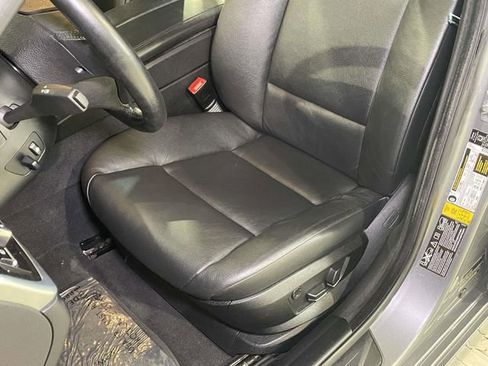 Used 2012 BMW 528i xDrive Sedan AWD/4WD image 5