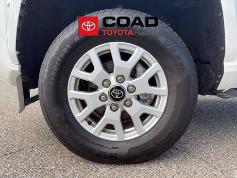 Certified 2025 Toyota Tacoma SR5 AWD/4WD image 8