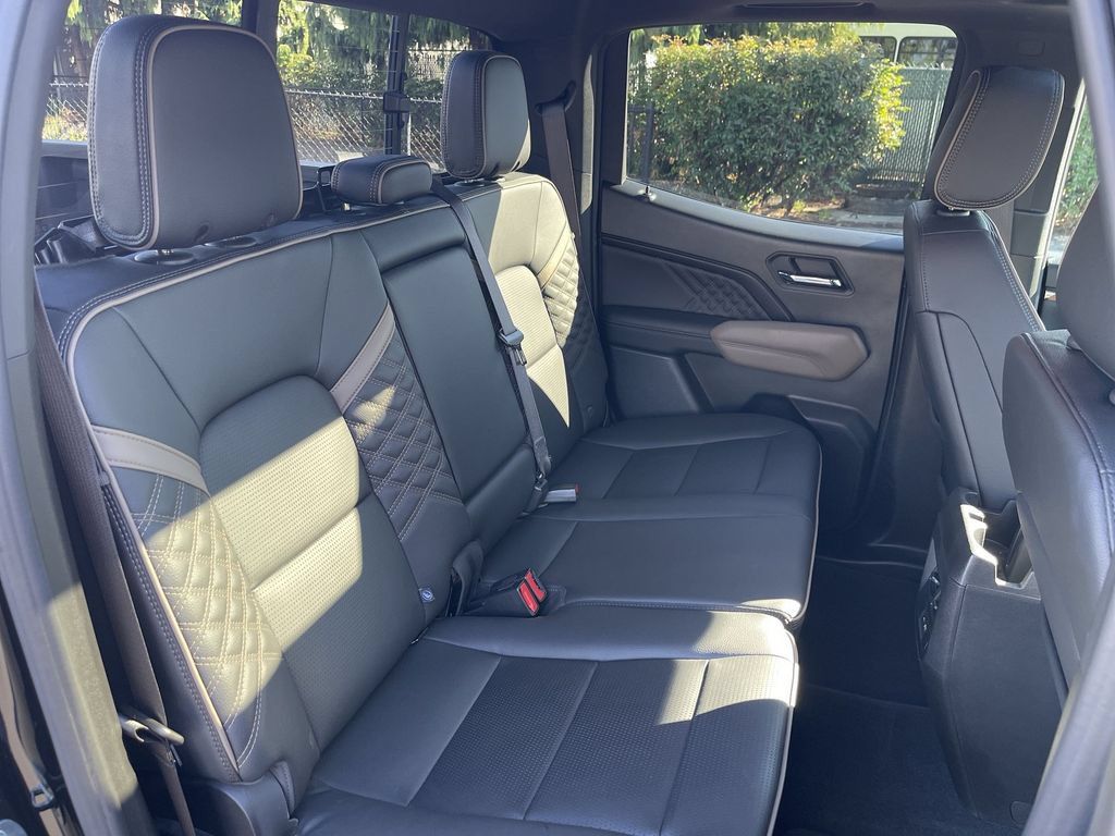 Used 2023 GMC Canyon Denali AWD/4WD image 28