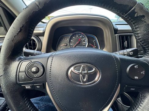 Used 2015 Toyota RAV4 Limited AWD/4WD image 8