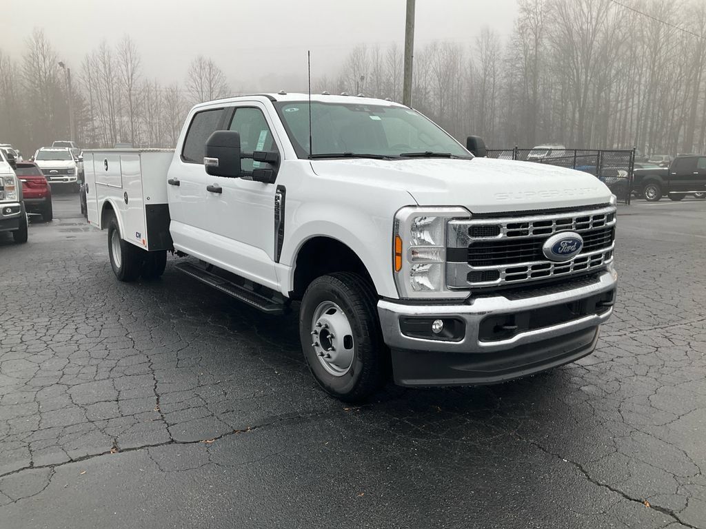 New 2026 Ford F350 XL w/ XL Chrome Package AWD/4WD image 3
