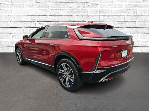 Certified 2024 Cadillac Lyriq Luxury AWD/4WD image 4