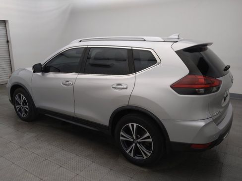 Used 2019 Nissan Rogue SV w/ Premium Package FWD image 3