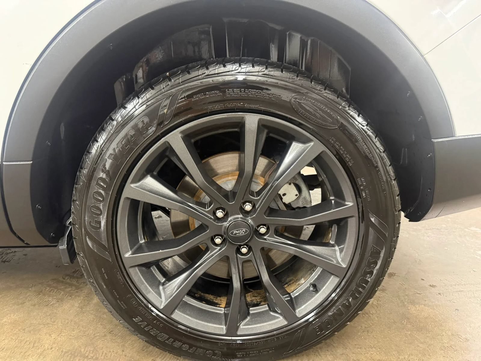 Used 2017 Ford Explorer XLT w/ Equipment Group 202A FWD image 33
