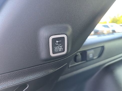 New 2025 Jeep Grand Cherokee Altitude image 90