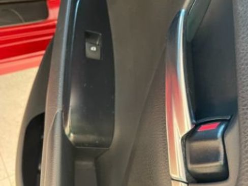 Used 2020 Toyota Camry SE FWD image 18