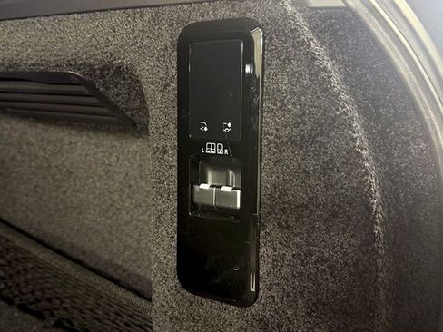 Used 2023 Land Rover Range Rover SE image 19