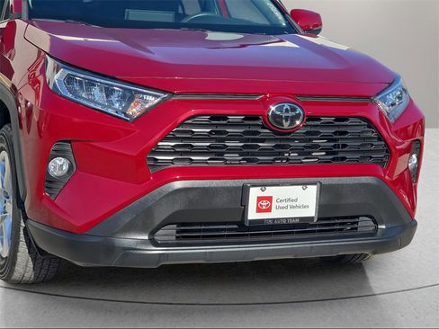 Used 2019 Toyota RAV4 XLE image 9